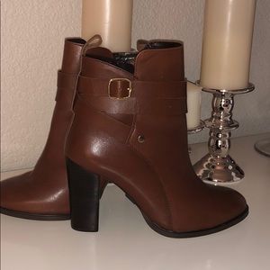 Brown chunky heel bootie